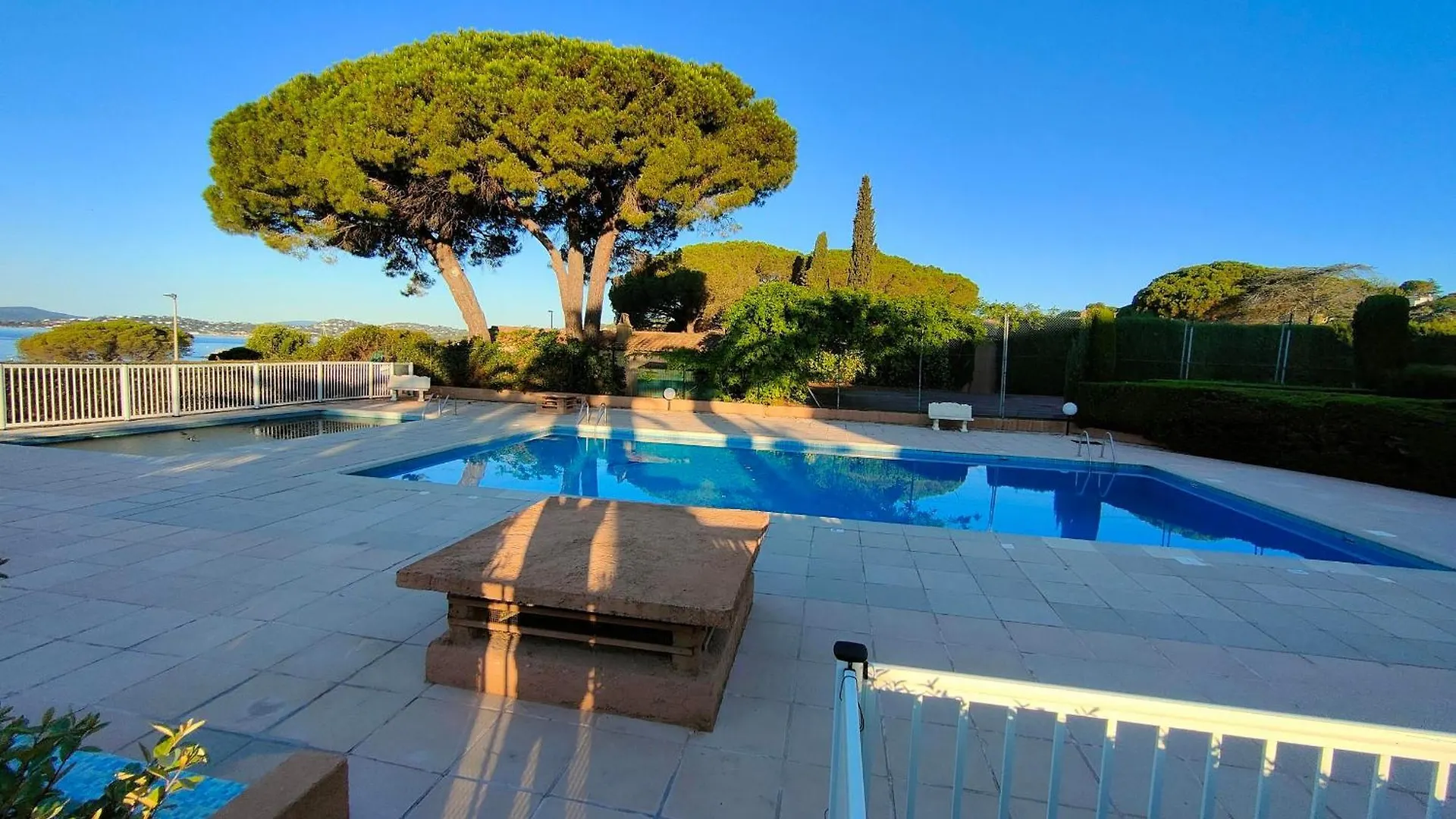Les Terrasse De La Mer contacts